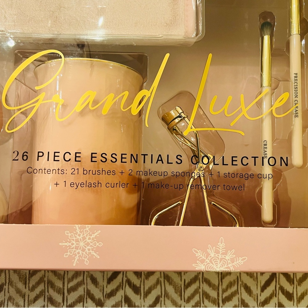 26 PIECES 💄Grand Luxe Tik Tok Viral Makeup Brush Set NIB - Picture 4 of 5